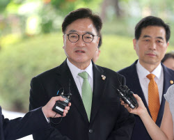 [속보]우원식 "국회, 계엄 침탈 당해…의장으로서 진상 규명 협조"