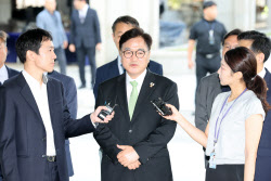 [포토]질의에 답하는 우원식 국회의장                                                                                                                                                                     