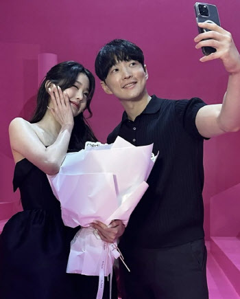 8개월만에 2.5조 &apos;잭팟&apos;...36세 억만장자 "이제 시작"