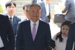 이상민 전 장관, 구속 유지…법원 