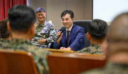 '헌법수호 장병' 포상…영관장교 진급 발표까지 미룰 일인가[김관용의 軍界一學]