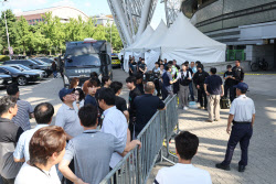 콘서트 앞두고 올림픽경기장 폭발물 설치 신고…관계자 300여명 대피