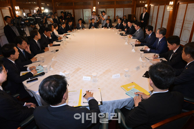 고위 당정협의회                                                                                                                                                                                   