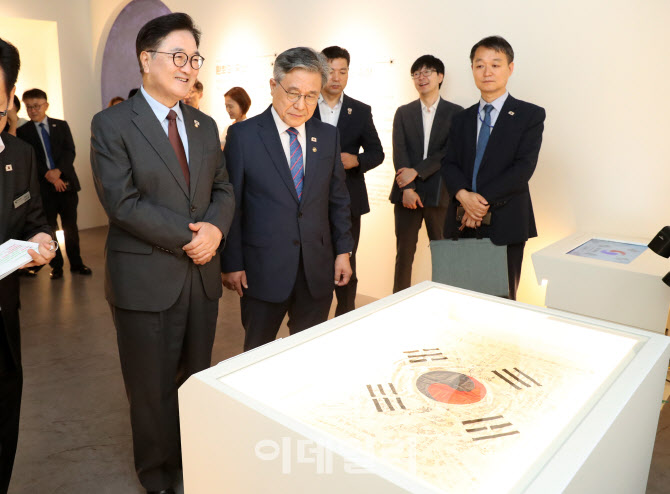  독립유산 살펴보는 우원식 의장                                                                                                                                                                    