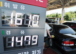 유류세 인하 10월까지 연장…휘발유 10%, 경유 15%(상보)