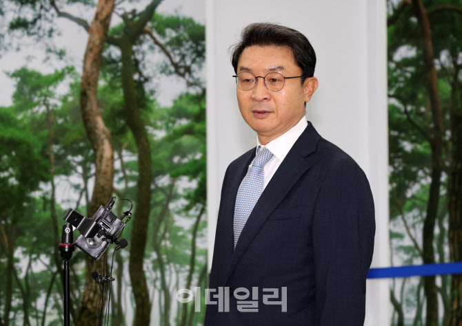 이억원 후보자 "생산적금융 대전환..금감원과 원팀으로 협업"                                                                                                                               