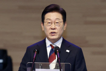 李대통령 "北체제 존중…日은 이웃·동반자"(종합)