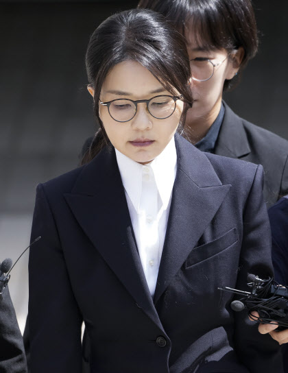 김건희 '단독 접견' 불허, 법 앞 평등