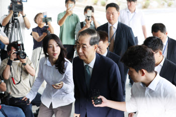 특검, &apos;건진법사&apos; 구속영장 청구…한덕수 신병 확보도 초읽기