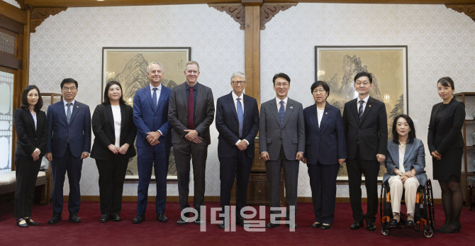 김민석 국무총리-빌 게이츠 게이츠재단 이사장 오찬회담                                                                                                                                              