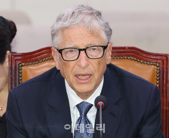 한국의 글로벌 조건 기여와 리더십 주제로 간다회 갖는 빌 게이츠                                                                                                                                     