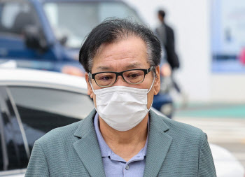 ‘건진법사’ 전성배 구속…법원 “증거인멸 우려”