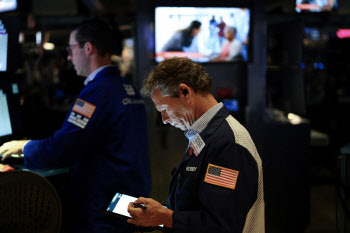 S&P500 5일째 추락…연준 매파 발언에 뉴욕증시 ‘흔들’[월스트리트in]