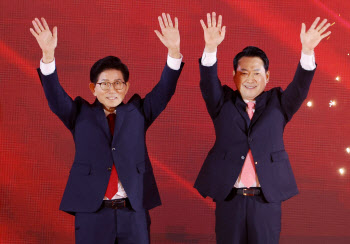국힘 당대표 &apos;찬탄&apos; 전멸, &apos;반탄&apos; 김문수·장동혁 결선…26일 최종당선자(종합)