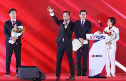 "尹 접견 신청...당당하게" 반탄파 장악 국힘...조국 "말도 안돼"