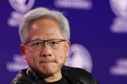 젠슨 황 "블랙웰 중국 판매 美 정부와 논의 중"