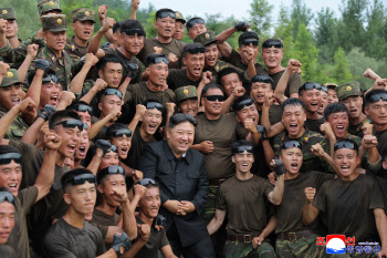 北 김정은, 내주 전승절 80주년 기념식 참석…6년만에 방중