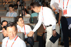 [포토]'연찬회 참석한 권성동'                                                                                                                                                                  