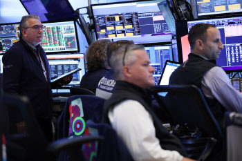 [속보]엔비디아 AI 열풍 확인…S&P500, 사상 처음 6500선 돌파