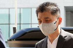 &apos;SM 시세조종 의혹&apos; 카카오 김범수…檢, 징역 15년 구형(상보)