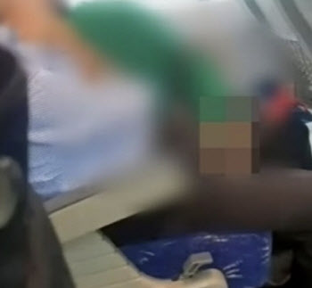 “男 신체에 손을”…무궁화호 열차 안 ‘29금’ 애정행각 눈살