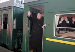 침실·회의실 갖춘 김정은 전용열차, ‘시속 50㎞’인 이유