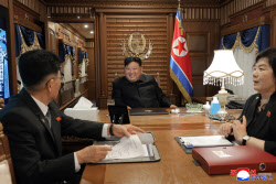 국정원 “中열병식서 시진핑, 푸틴, 김정은 나란히 설 것으로 전망”