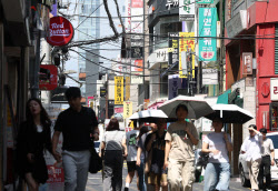 “더 벌고 덜 쓸래”…소득 늘어도 허리띠 졸라맨다, 왜