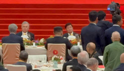 김정은, 中 전승절 기념 리셉션 참석…시진핑·푸틴과 나란히 입장