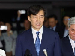 조국, 강미정 대변인 탈당에 “마음 너무 무겁고 아프다”