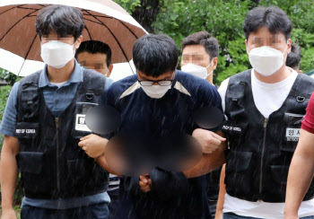 “아빠가 엄마를…” 아내 살해한 40대, 장모까지 찌르고 도주 [그해 오늘]