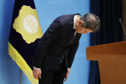 "조국에 겨눈 화살, 나에게"…성비위 파문 속 혁신당 사무총장 사퇴
