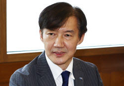 성폭력 피해자 측 "조국에 10쪽 손편지…출소 후에도 답없어"