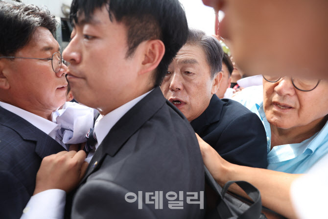 김형석, '시민단체에 거센 항의 받아'                                                                                                                                                     