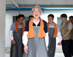 [포토] 봉사활동 참석한 강호동 농협회장                                                                                                                                                                  