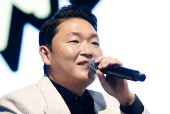 경찰 “싸이 소환” 대리처방·병역비리·대마초 3연타