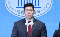 조국 ‘프로필 사진 변경’에…김재섭 “공감능력 결여, 은퇴하라”