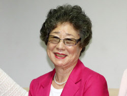 [속보]‘강제키스 성폭행범 혀 절단’ 최말자 씨, 재심서 무죄