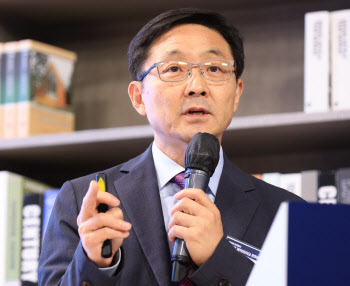 김진환 바이오플러스 대표 “휴그로, 바르는 셀부스터로 메디컬 에스테틱 혁신”[제약바이오 콘퍼런스]
