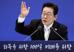 "한일관계 더 힘들어질 것" 李, 투트랙으로 간다…日언론도 주목