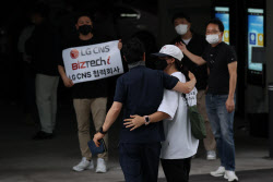 美 석방 근로자들 귀환…LG엔솔 