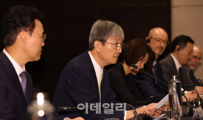 이찬진 금감원장, 외국계 금융회사 CEO 만나 인사말