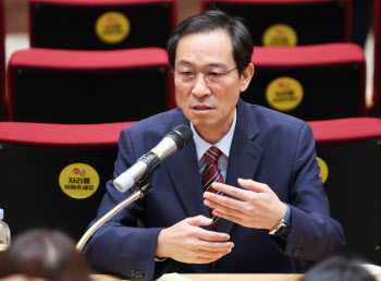 대통령실 "대법원장 거취, 검토한 바 없고 논의 계획 없어"