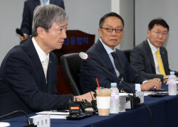 [포토] 여신전문금융업권 간담회 인사말하는 이찬진 원장                                                                                                                                                   
