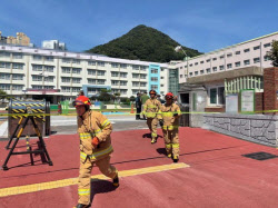 “핵폭탄 터뜨리겠다” 신고에 수원 초등학교 330명 우르르 대피
