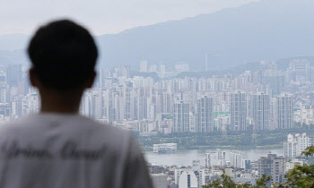 "한 달 240만 원"…한강뷰 포기 못하고 &apos;벌금&apos; 내는 군인들