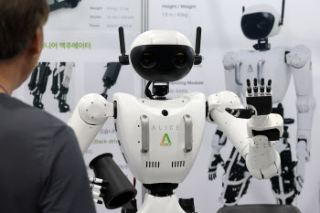 李대통령 한마디에 ‘반짝 상승’…로봇주 담아도 될까[주톡피아]