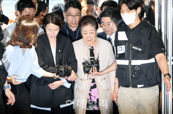 한학자 통일교 총재, 특검 출석                                                                                                                                                                     