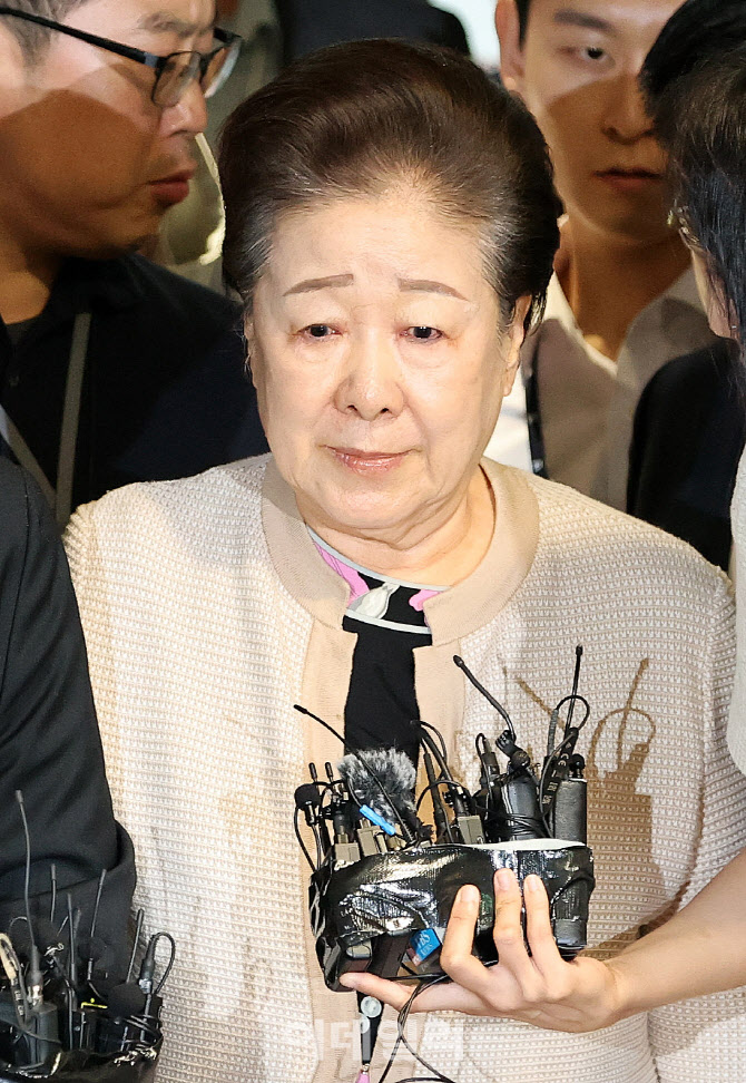 특검 들어서는 한학자 통일교 총재                                                                                                                                                                  
