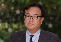 [속보]내란특검, 정진석 전 대통령실 비서실장 소환